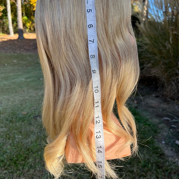 Lace top ash blonde kosher human hair wig - Picture 5 of 8